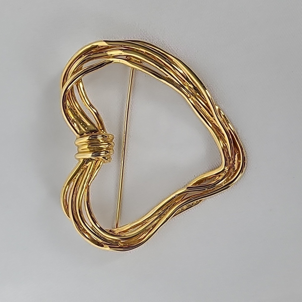 Beautiful, Large Gold Plated Heart Pin